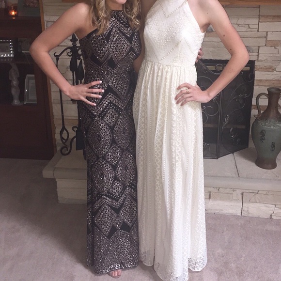 Prom dress, worn once - Picture 3 of 4